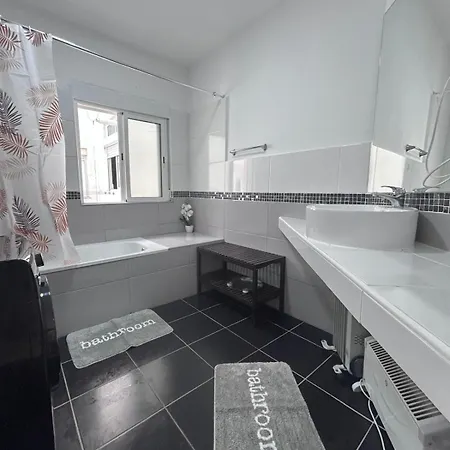 Apartamento Cómodo 2 Hab + 2 Baños | Centro Fuengirola