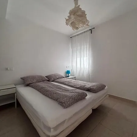 Apartamento Cómodo 2 Hab + 2 Baños | Centro *