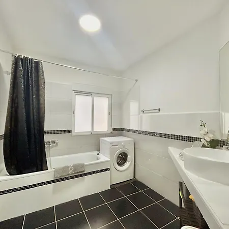 Cómodo 2 Hab + 2 Baños | Centro *